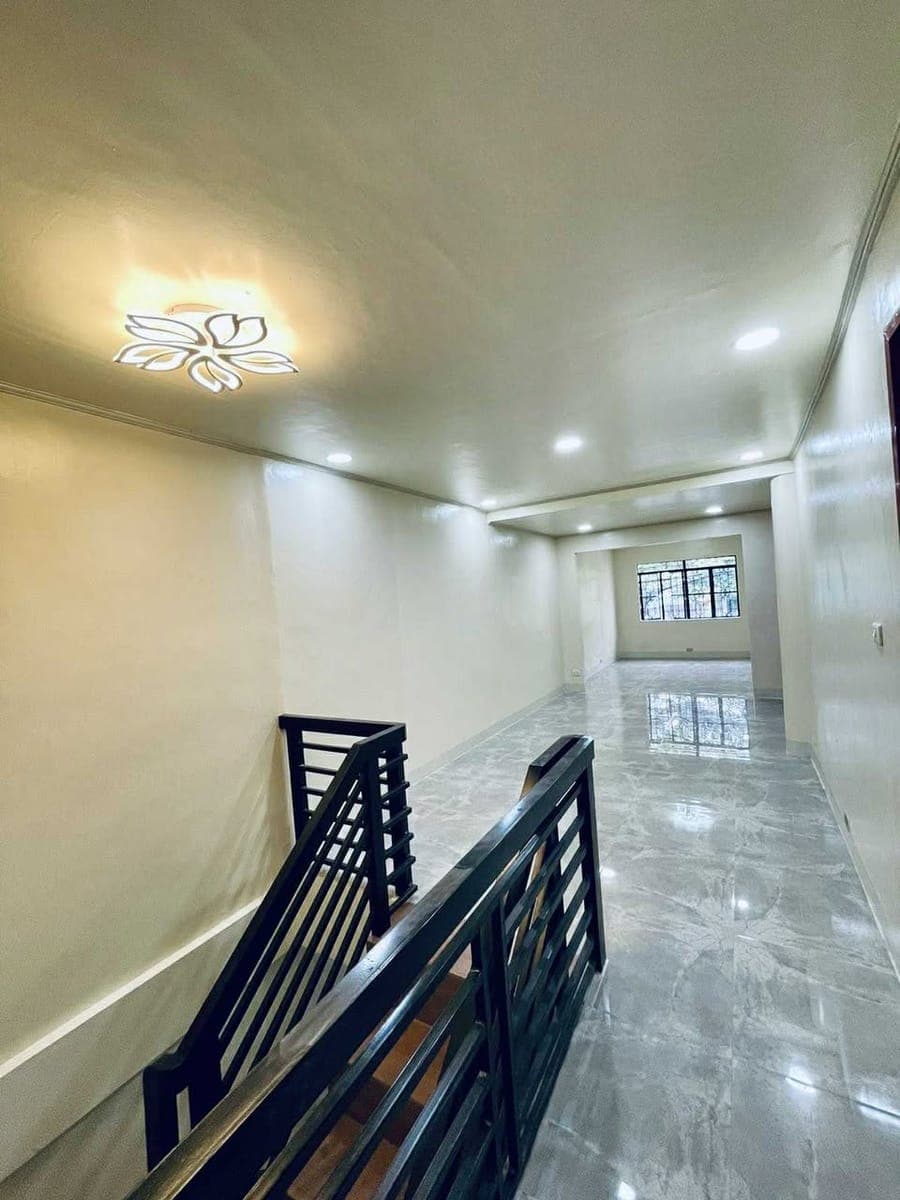 **HOUSE FOR RENT: 4 bedroom house with attached parking garage** - photo 1