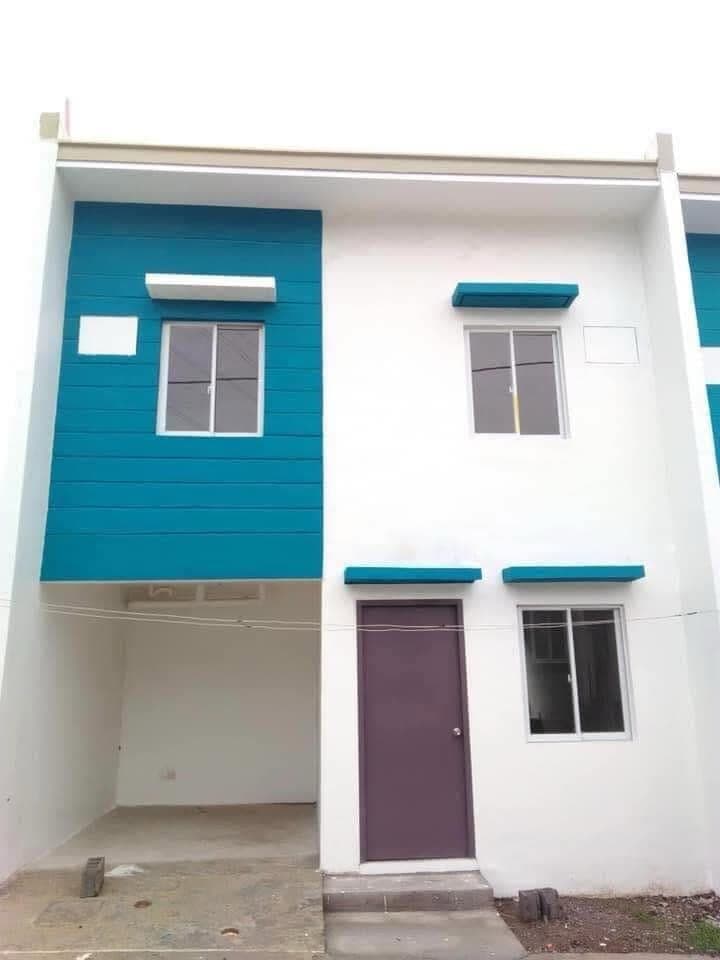 Townhouse for rent - photo 1