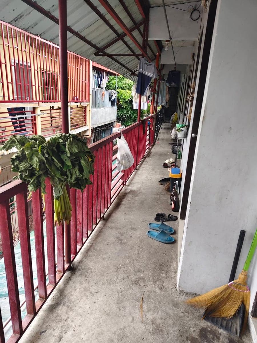 Apartment studio type for rent 19 hyacinth South green hieghts Brgy putatan muntinlupa city patdu co... - photo 1