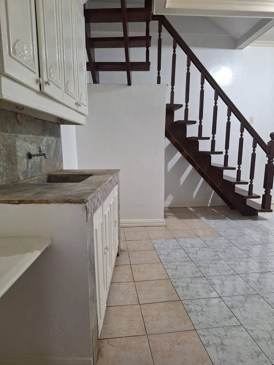 Apartment Unit For Rent - photo 4