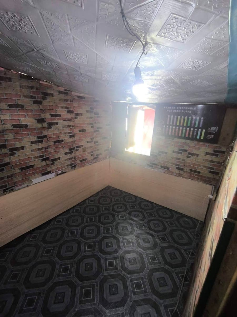 🏡Available small room for rent - photo 2