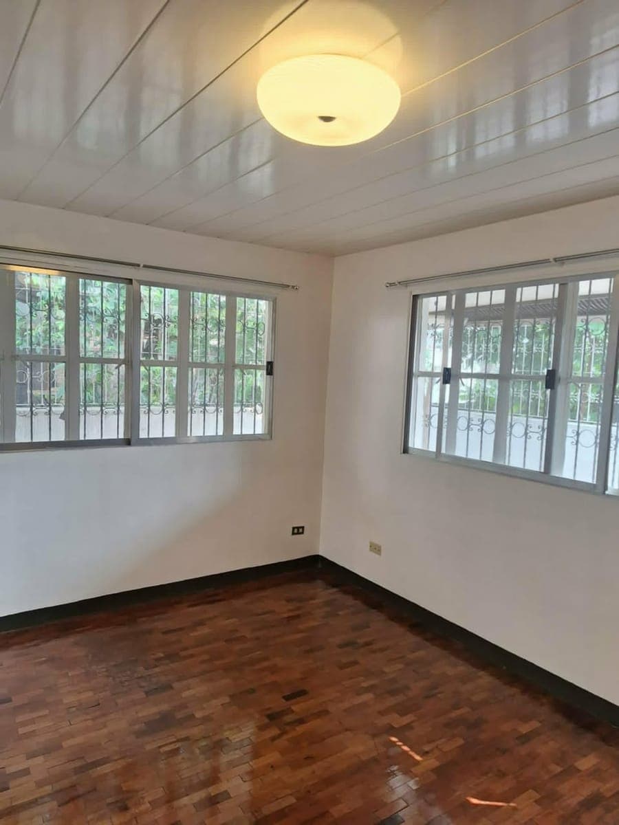 Bungalow House for rent! - photo 2