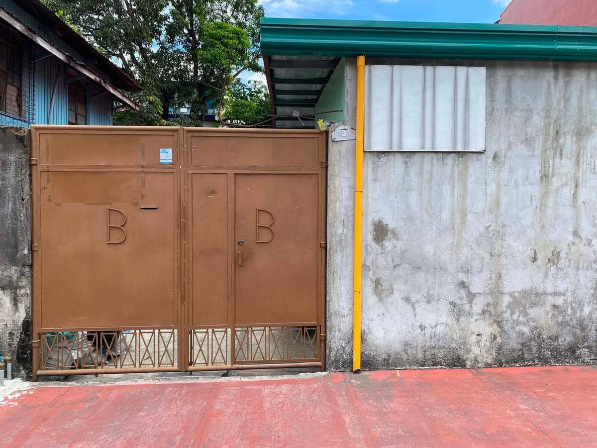 House for Rent Compound with gate - photo 1