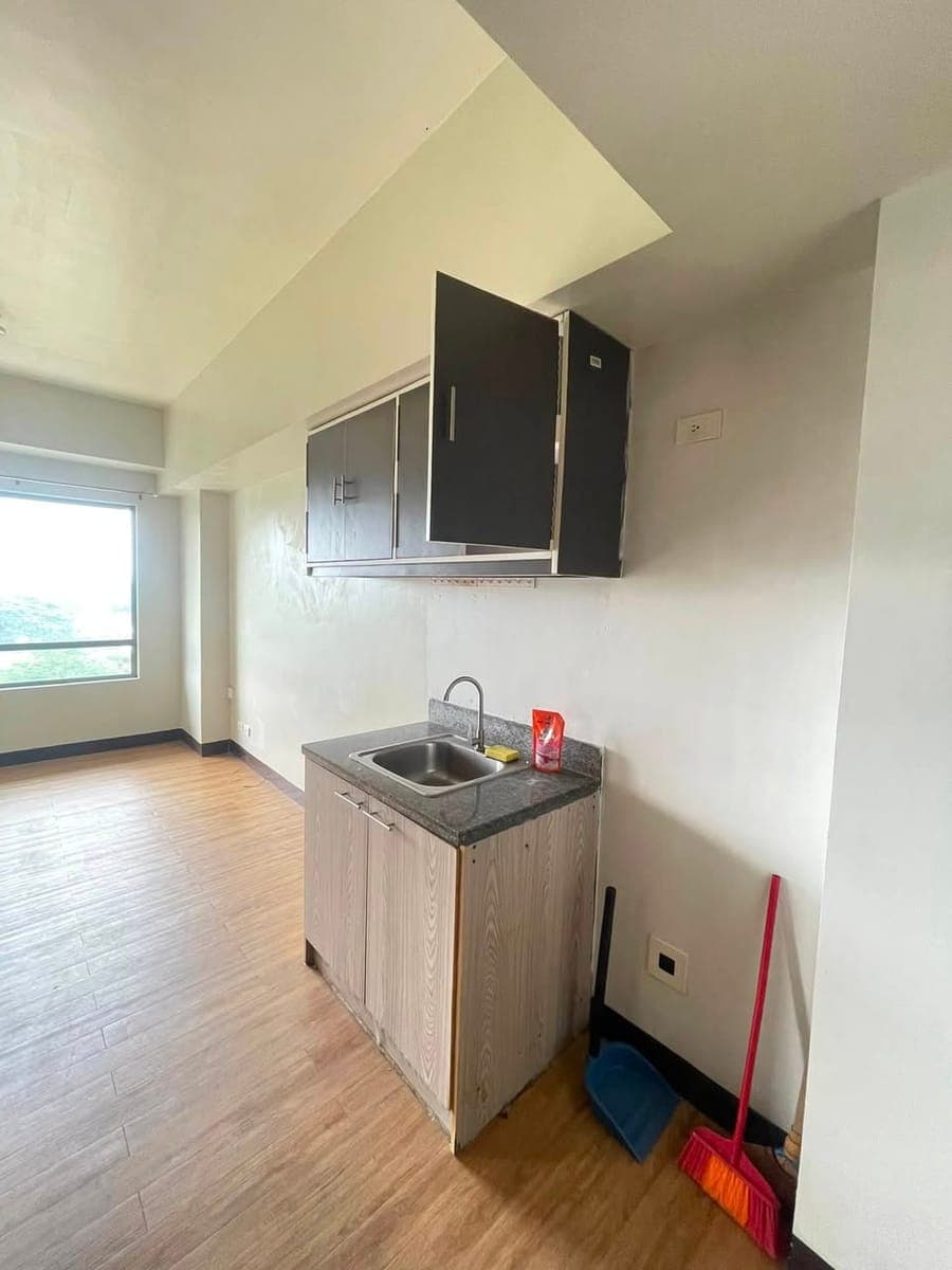 CONDO FOR RENT - photo 1