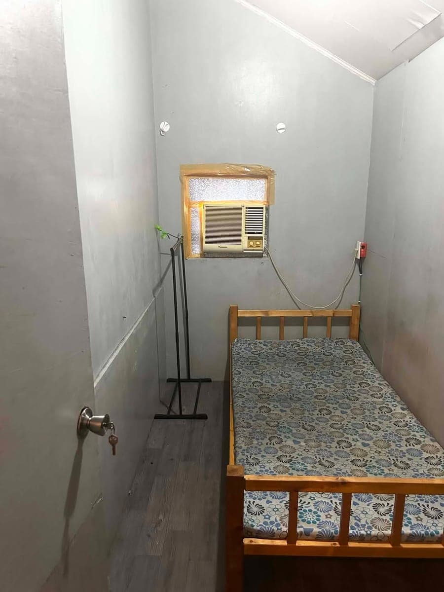 Room for rent with aircon - photo 1