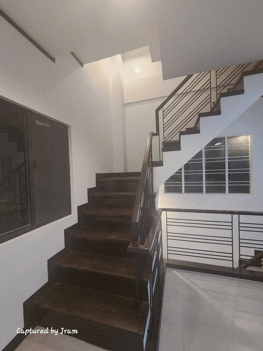 🏡 3-Storey House for Rent - photo 4