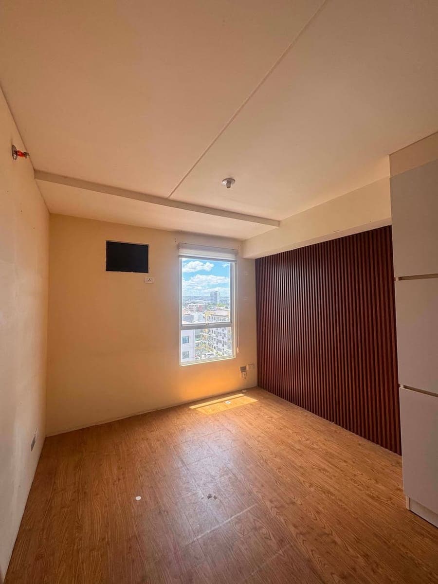 CONDO FOR RENT (3BR) - photo 3