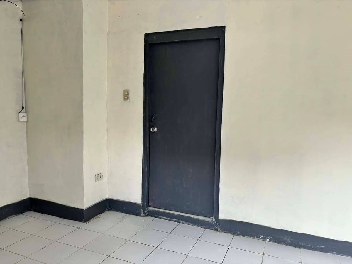 FOR RENT: Apartment + Tindahan - photo 3