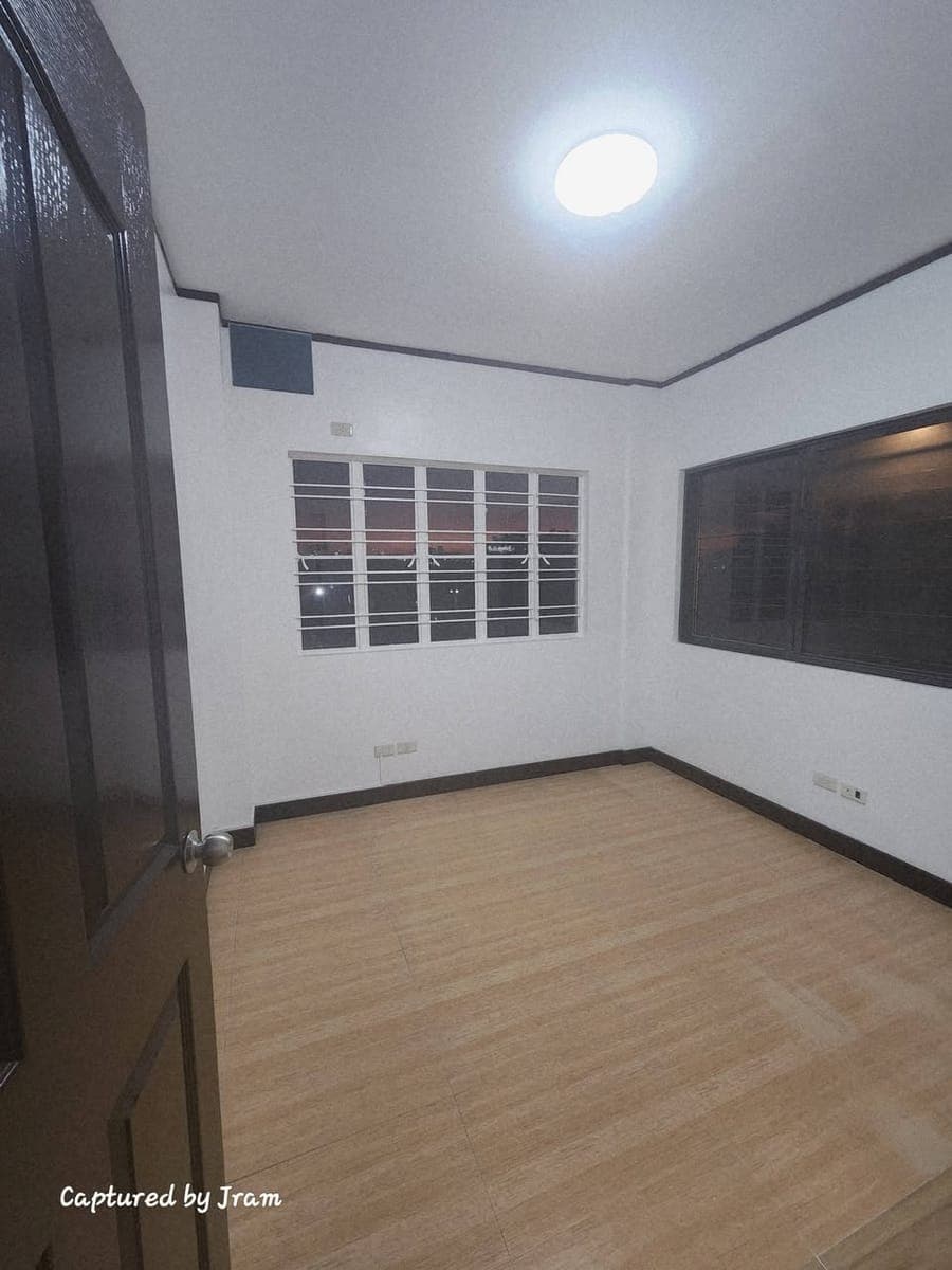 🏡 3-Storey House for Rent - photo 5