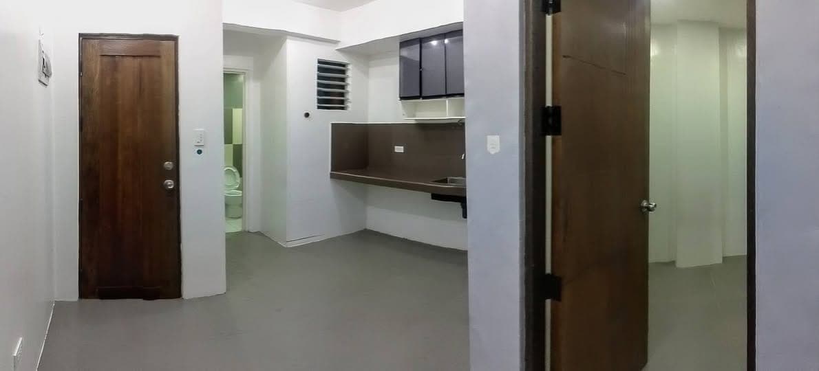 ✅ One bedroom unit, condo type with balcony for rent - photo 1
