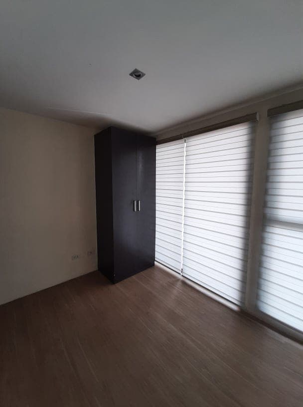 **TOWNHOUSE IN KAMIAS QUEZON CITY** - photo 3