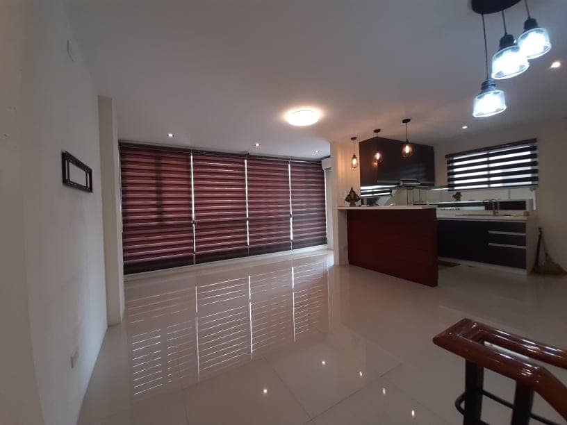 **TOWNHOUSE IN KAMIAS QUEZON CITY** - photo 4