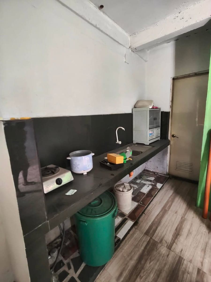 AVAILABLE 2 STOREY UNIT FOR RENT. - photo 2