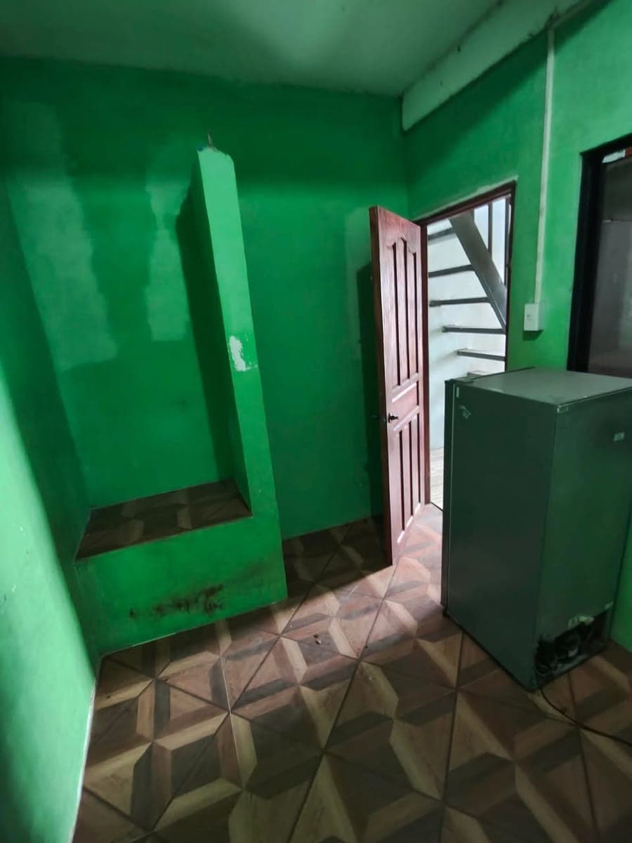 AVAILABLE 2 STOREY UNIT FOR RENT. - photo 3