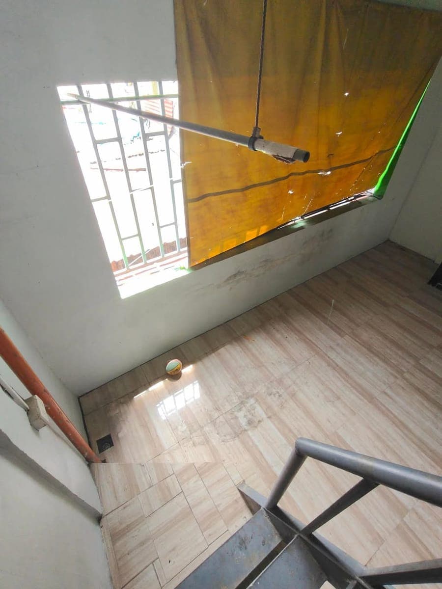 AVAILABLE 2 STOREY UNIT FOR RENT. - photo 4