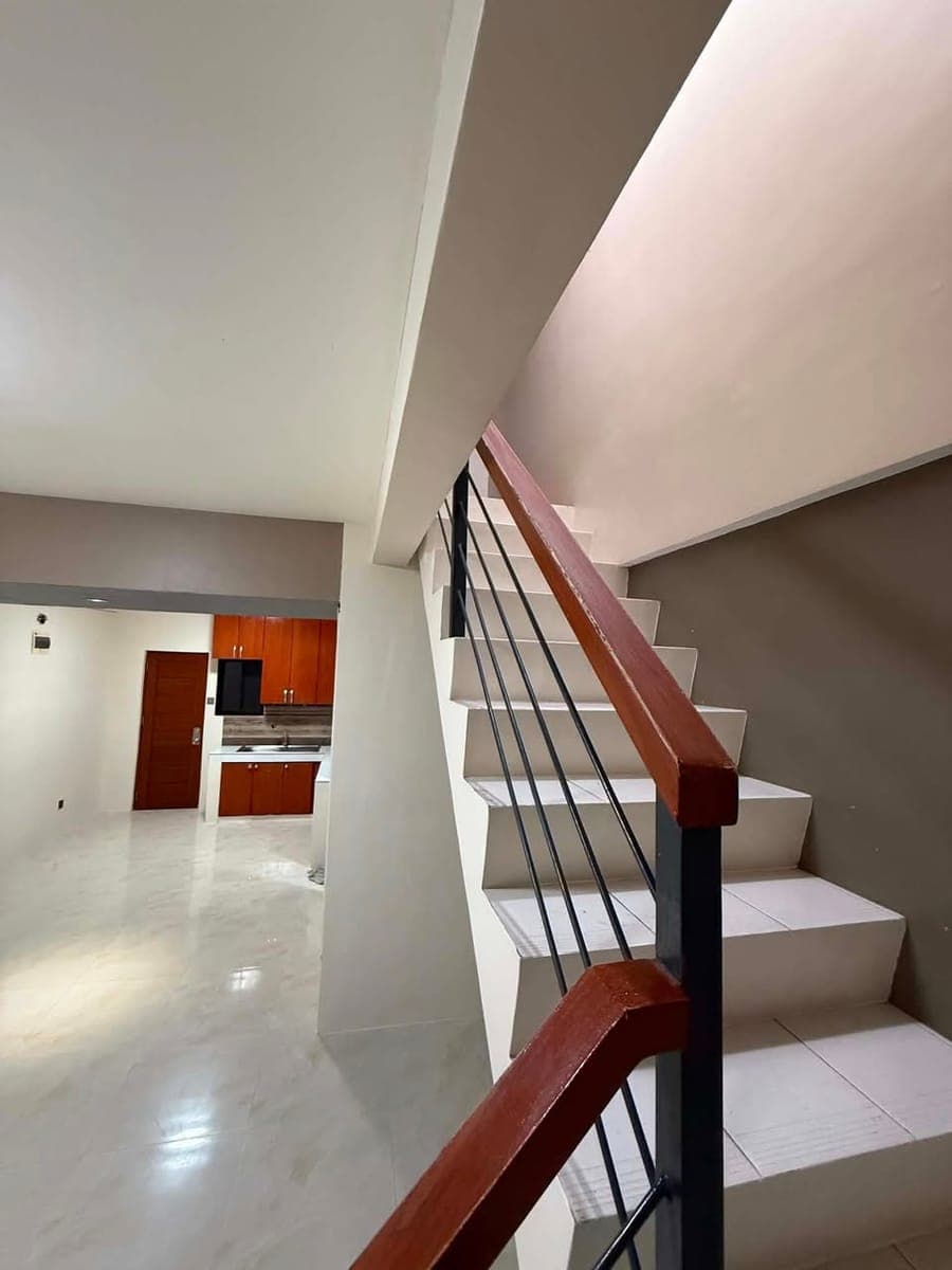 2BR 2-storey Apartment with car parking for RENT in Pasig - photo 2