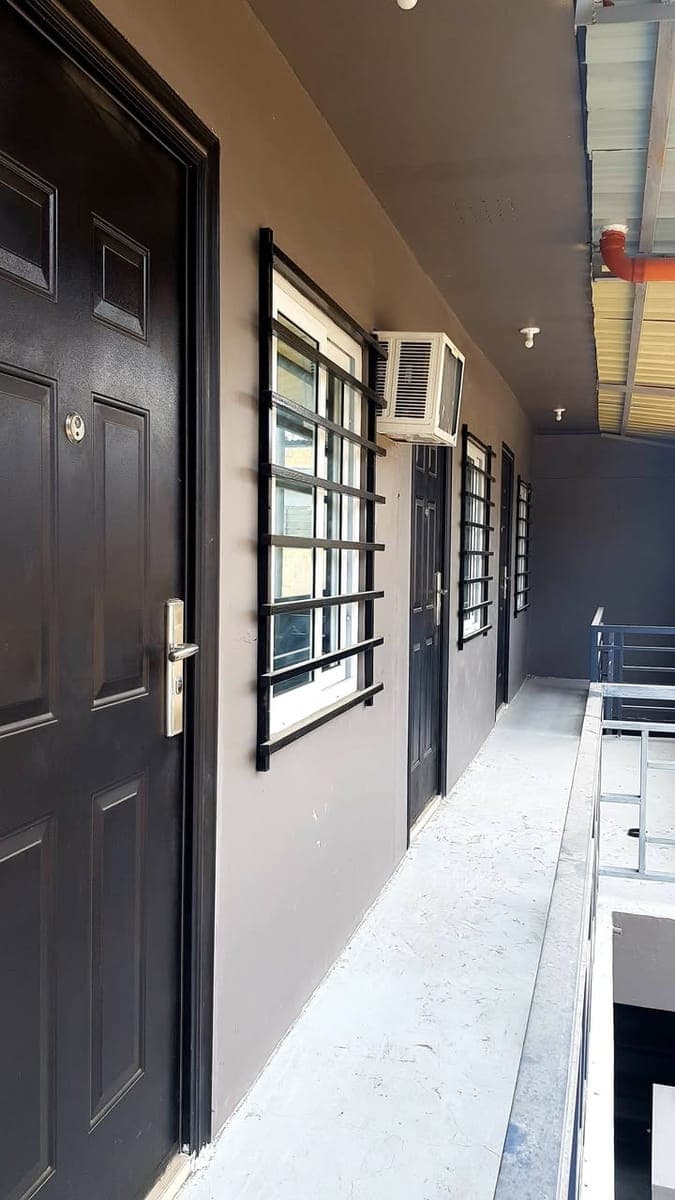Alabang studio unit for rent php10,500, right next to VTX and Ayala Southpark mall. Along national hiway. - photo 1
