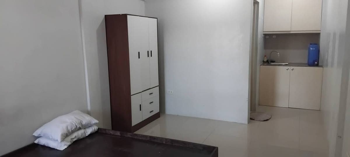Alabang studio unit for rent php10,500, right next to VTX and Ayala Southpark mall. Along national hiway. - photo 2