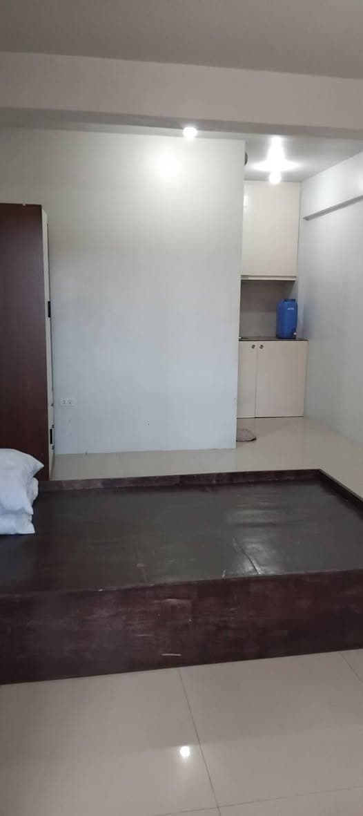 Alabang studio unit for rent php10,500, right next to VTX and Ayala Southpark mall. Along national hiway. - photo 3