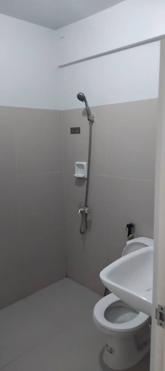 Alabang studio unit for rent php10,500, right next to VTX and Ayala Southpark mall. Along national hiway. - photo 4