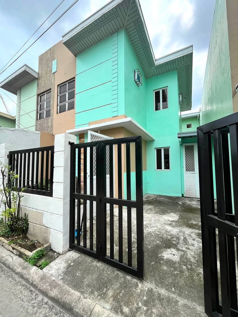 𝐅𝐎𝐑 𝐑𝐄𝐍𝐓 – 𝐒𝐞𝐦𝐢-𝐅𝐮𝐫𝐧𝐢𝐬𝐡𝐞𝐝 𝐇𝐨𝐮𝐬𝐞 𝐧𝐞𝐚𝐫 𝐂𝐥𝐚𝐫𝐤 𝐏𝐚𝐦𝐩𝐚𝐧𝐠𝐚 - photo 1
