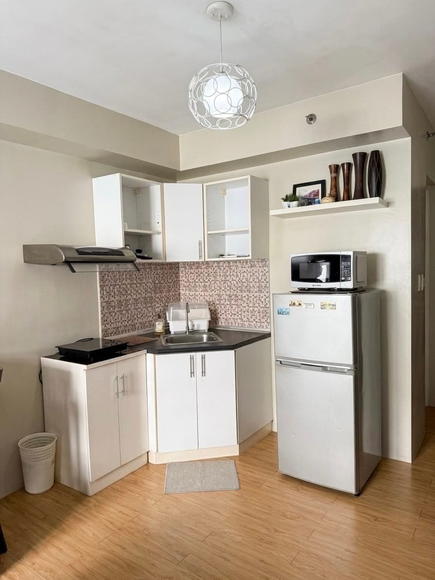 Maximum 2 occupants. Non-smoking, cozy, clean, fully furnished 22 sqm studio unit in Avida Towers Al... - photo 2