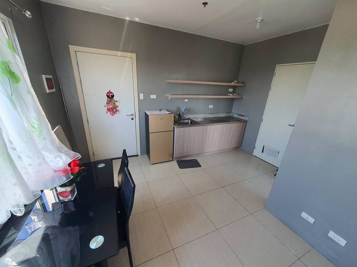 ✅️Laspinas South Residences For Rent 2 BedRoom Unit 37sqm End Unit Aditional if w/Parking. Semi furn... - photo 1