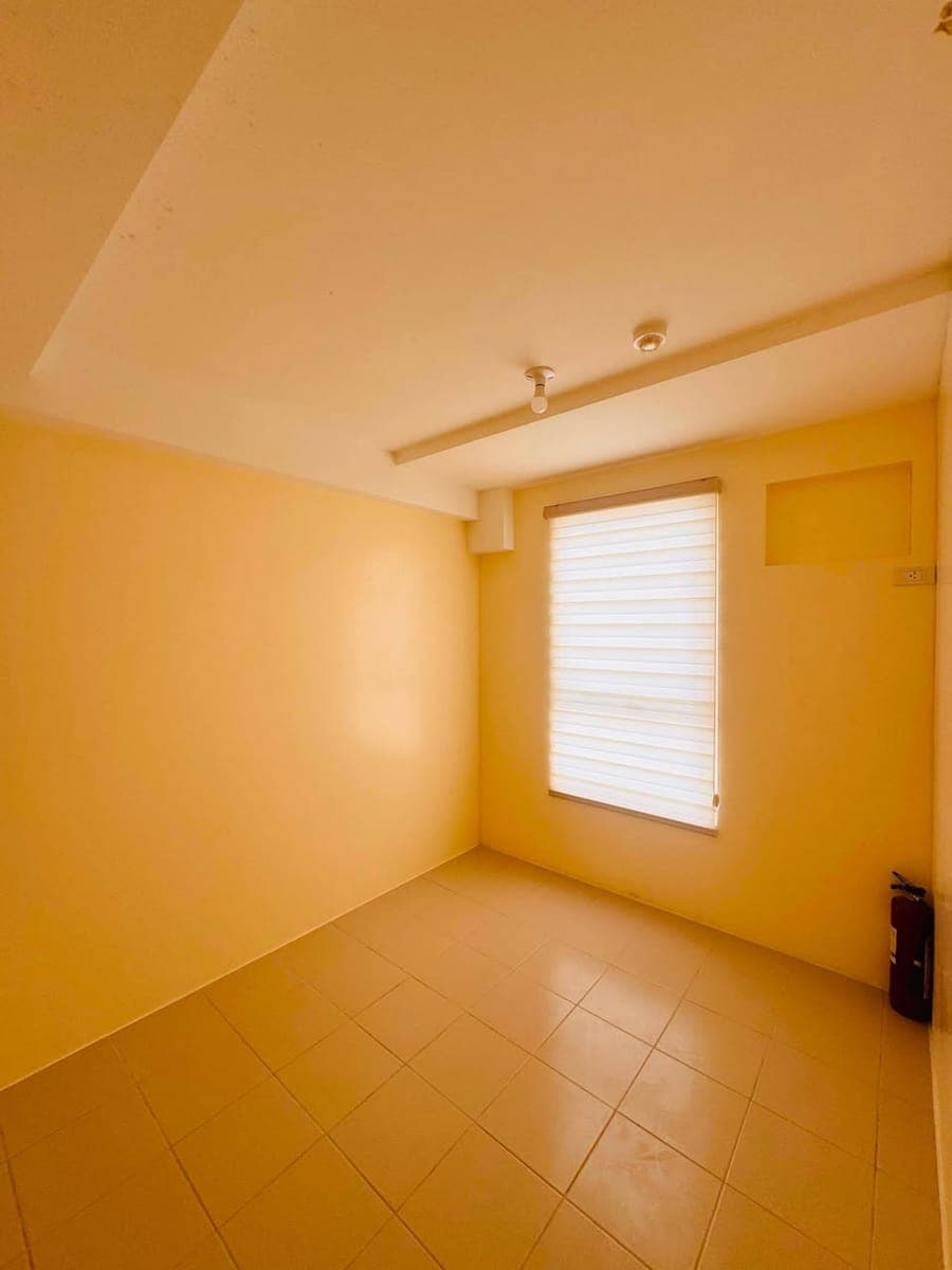 Condo for rent (2BR) Semi Bare Unit - photo 3
