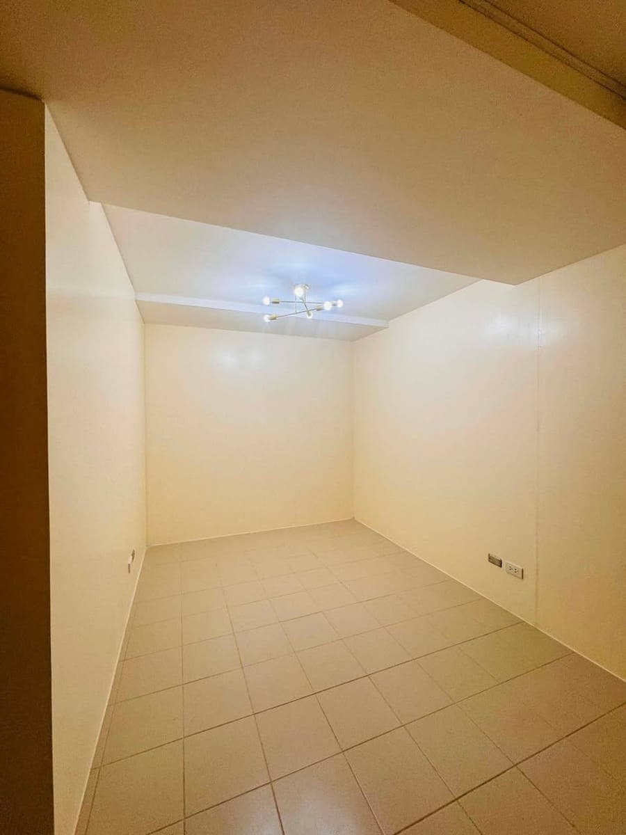 Condo for rent (2BR) Semi Bare Unit - photo 5