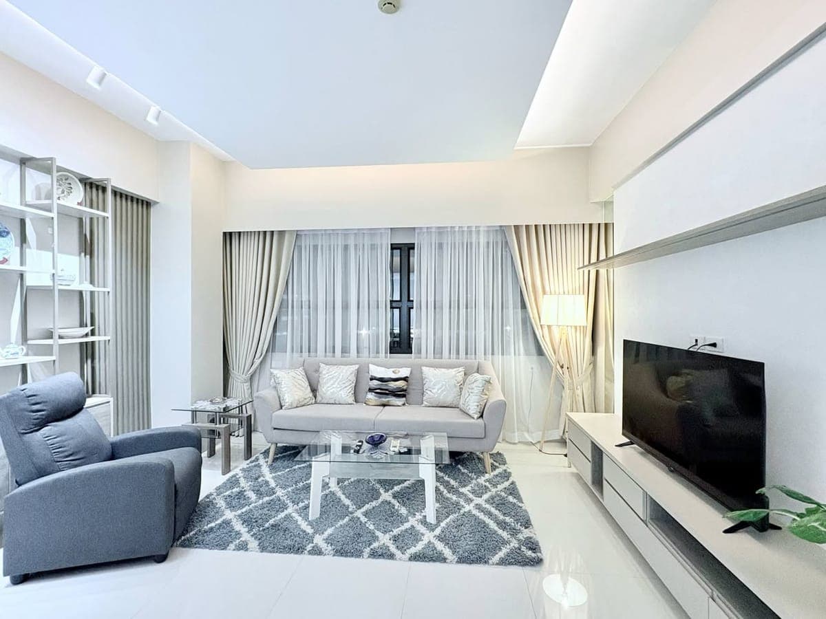 Fully Furnished 2BR at Avalon Condominium Cebu Business Park - photo 1