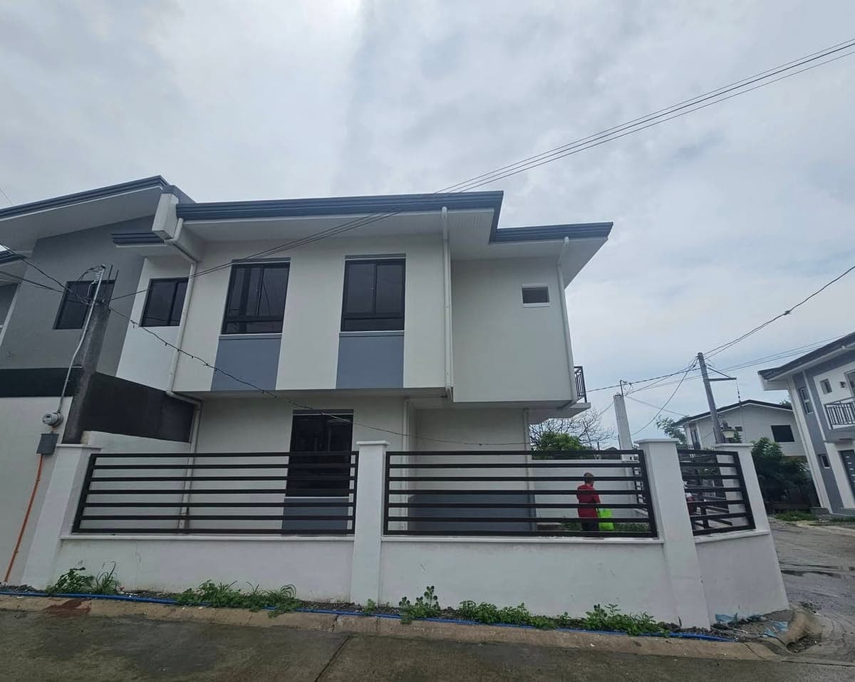 For Rent: 2 Storey House - photo 3