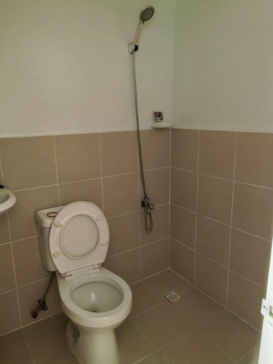 BRAND NEW Bedspace for Ladies only for P3200/month in ALABANG - photo 4