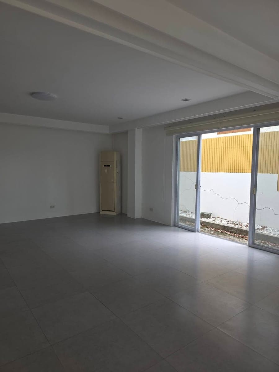HOUSE FOR RENT - photo 2