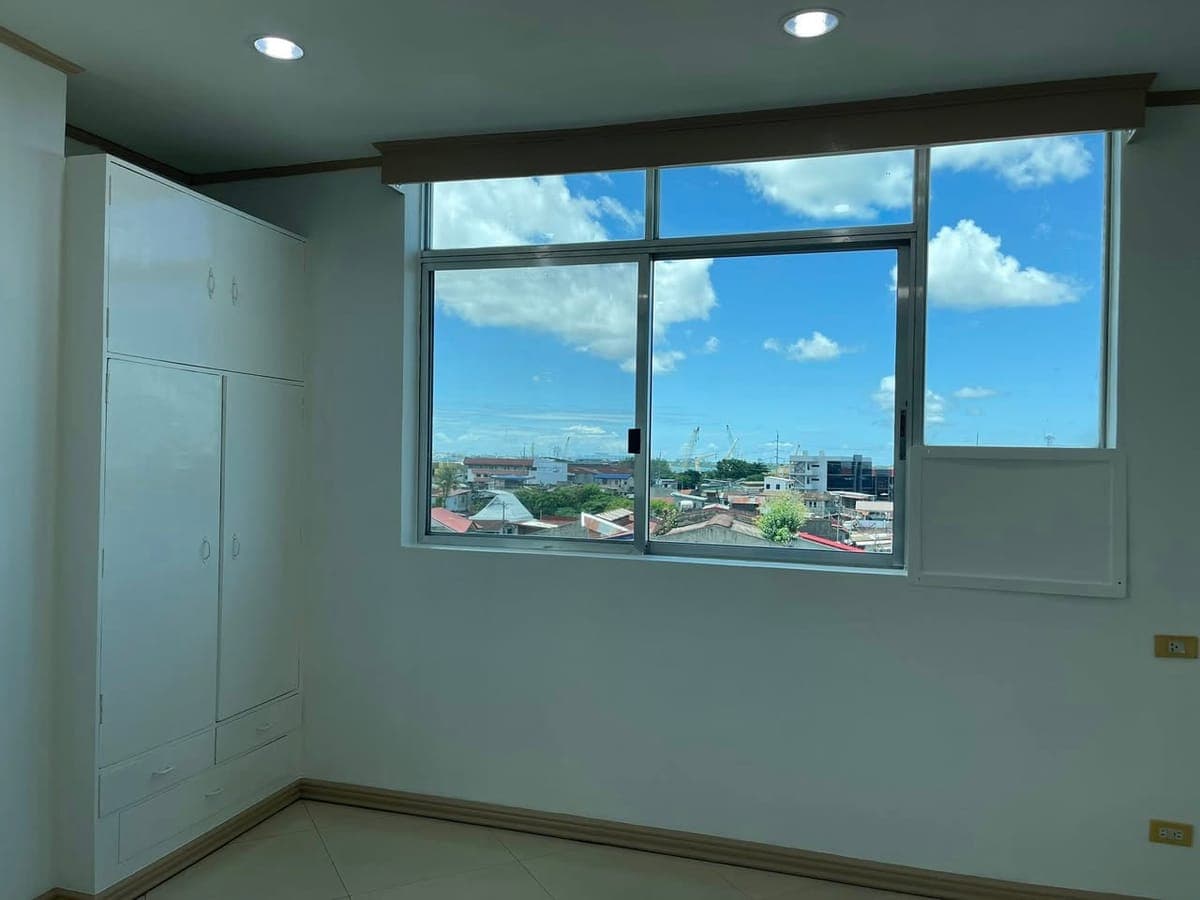 Room For Rent - photo 2