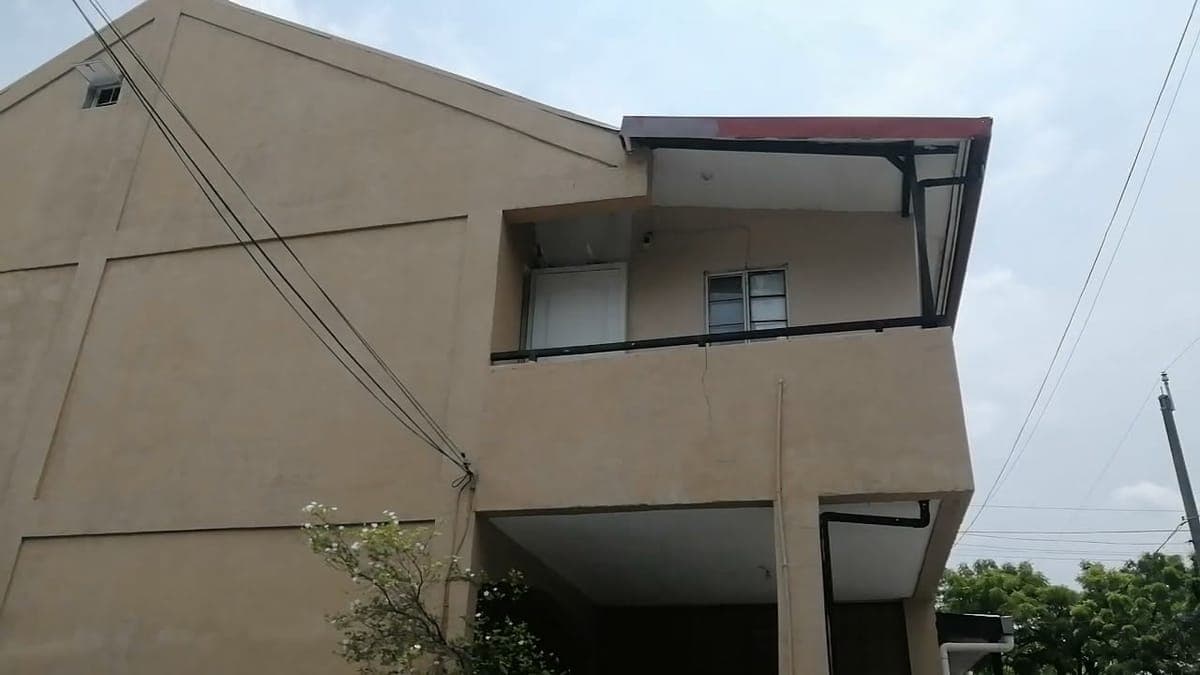 Townhouse for rent in Teresa Park Pilar Village back of Southmall. (Las Pinas area) - photo 1
