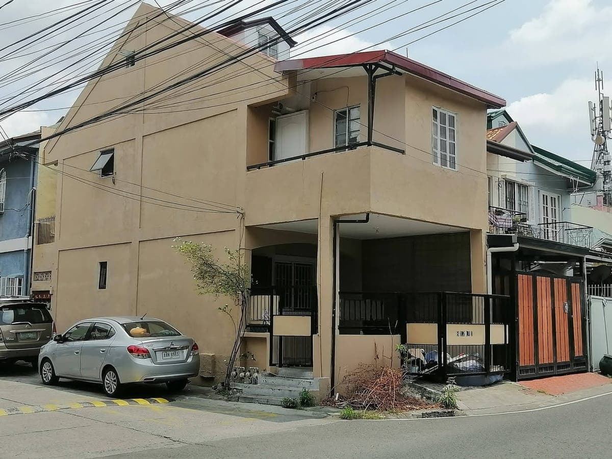 Townhouse for rent in Teresa Park Pilar Village back of Southmall. (Las Pinas area) - photo 2