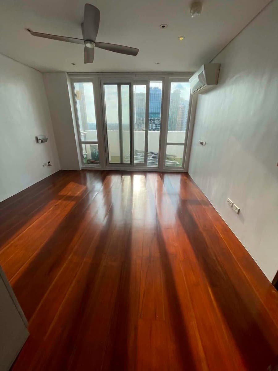 CONDO UNIT FOR RENT - photo 2