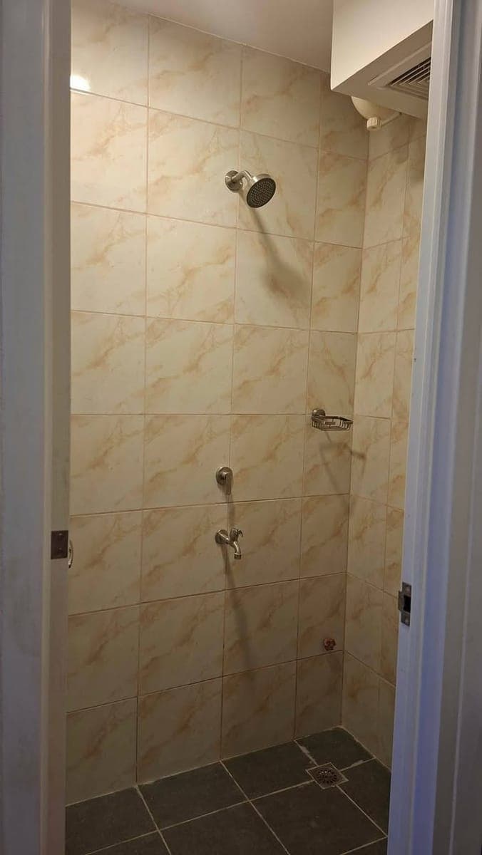Available bedspacer - photo 3
