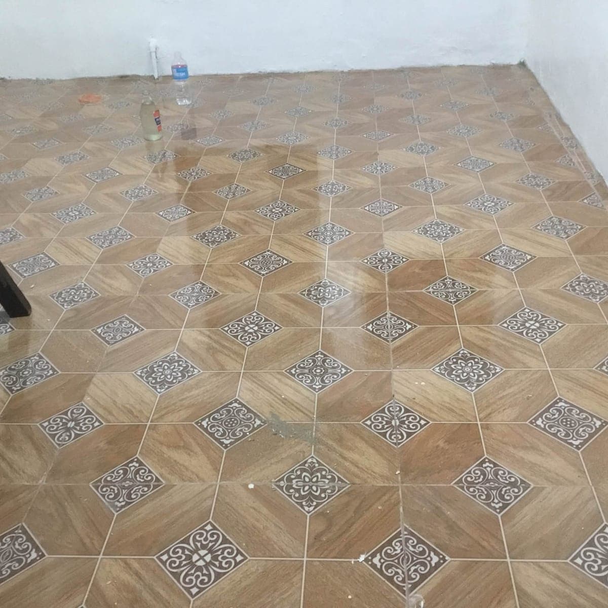 Room for Rent own  CR at lababu naka tiles po may gate po safety po pwde magpark ng motor sa loob. M... - photo 3