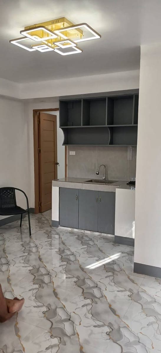 For rent. Studio type unit. - photo 4