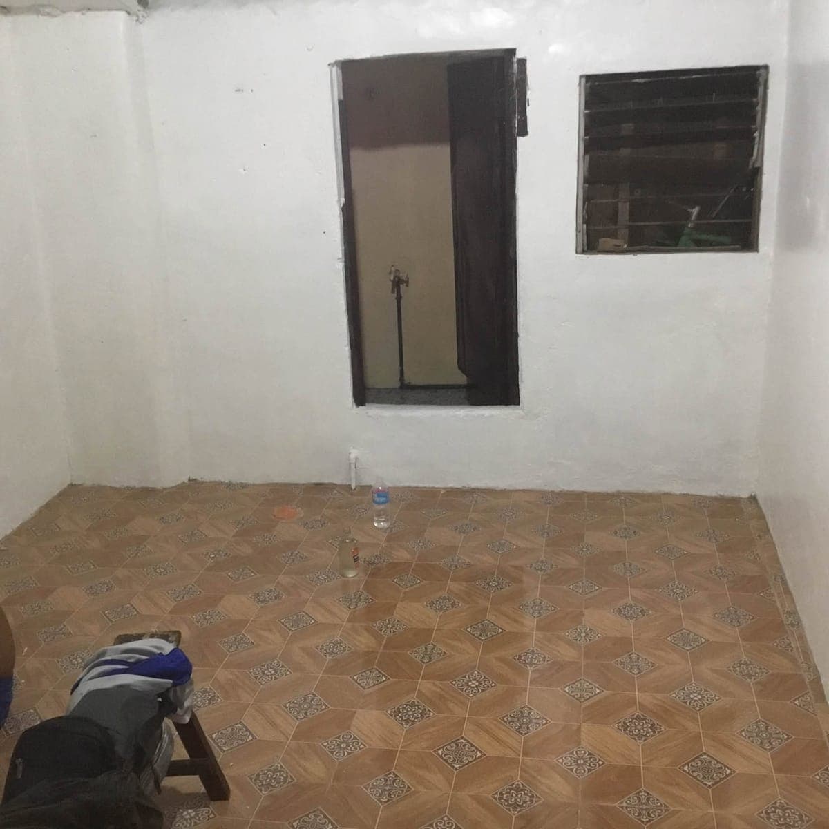 Room for rent 5k po own CR at lababu may gate pwde magpark ng motor sa loob., malapit sa Roosevelt F... - photo 1