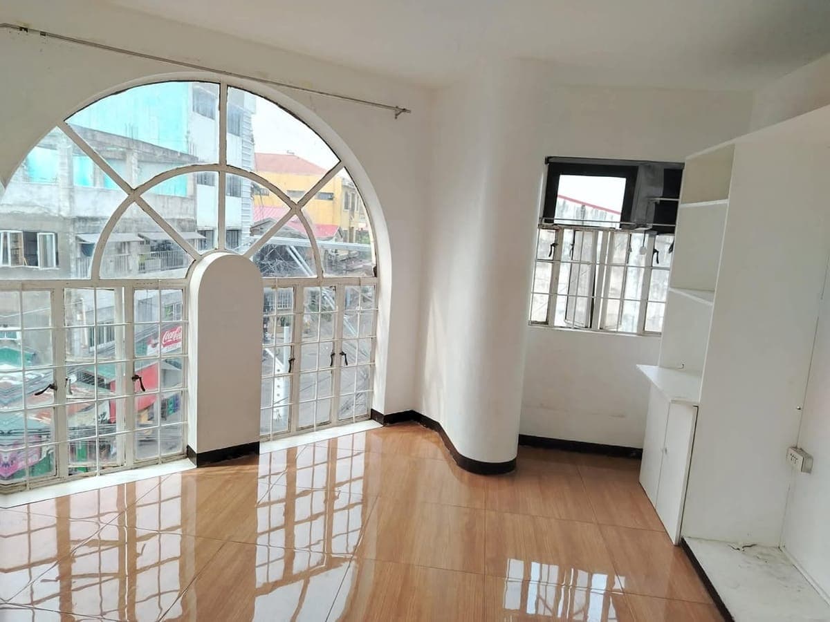 Apartment for rent in karangalan village - photo 2