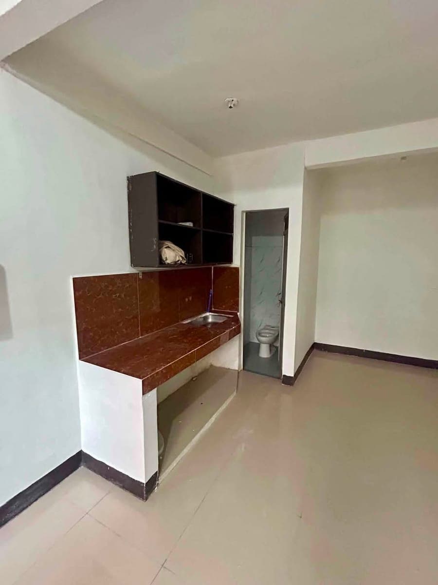 Room for rent (studio type with open area) 2nd floor - photo 1