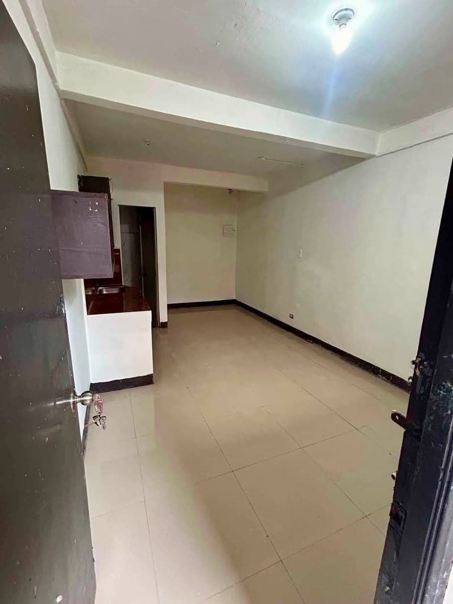 Room for rent (studio type with open area) 2nd floor - photo 3