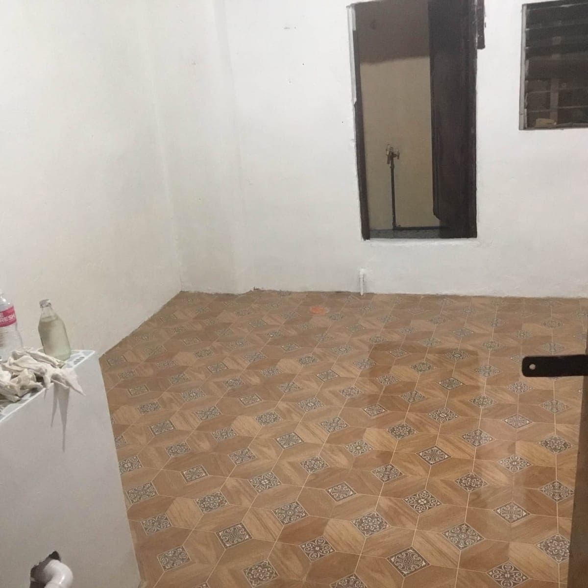 Room for rent own CR at lababu., naka tiles., may gate po safety pwde po magpark ng motor sa loob 2... - photo 1