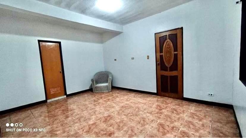 Apartment For Rent 2BR w/ Rooftop Near Marikina Bayan - photo 3