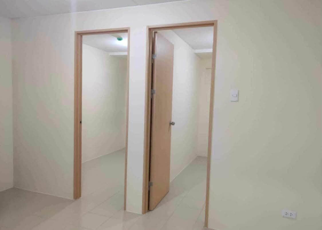 FOR RENT: 2 BEDROOM UNIT BARE UNIT - photo 1