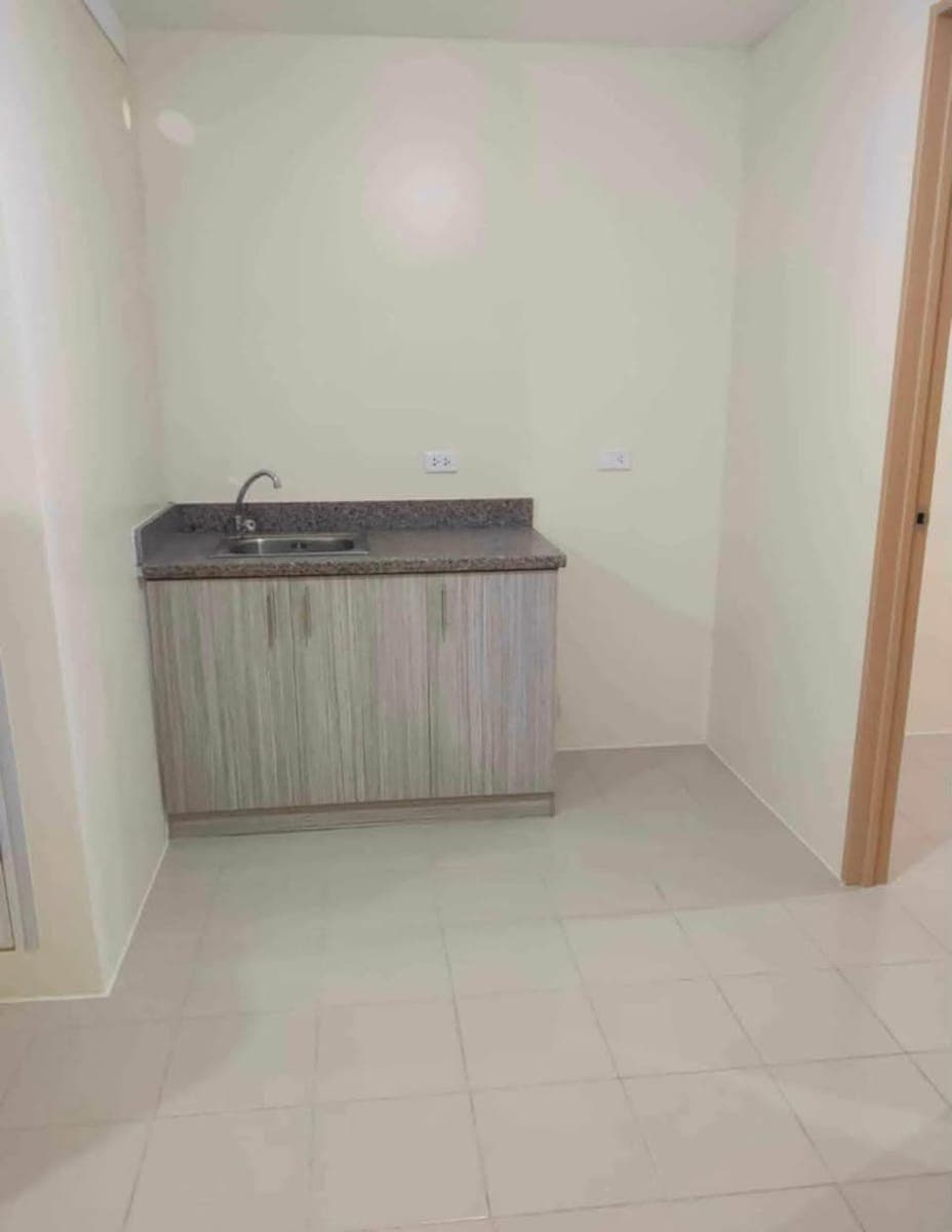 FOR RENT: 2 BEDROOM UNIT BARE UNIT - photo 4