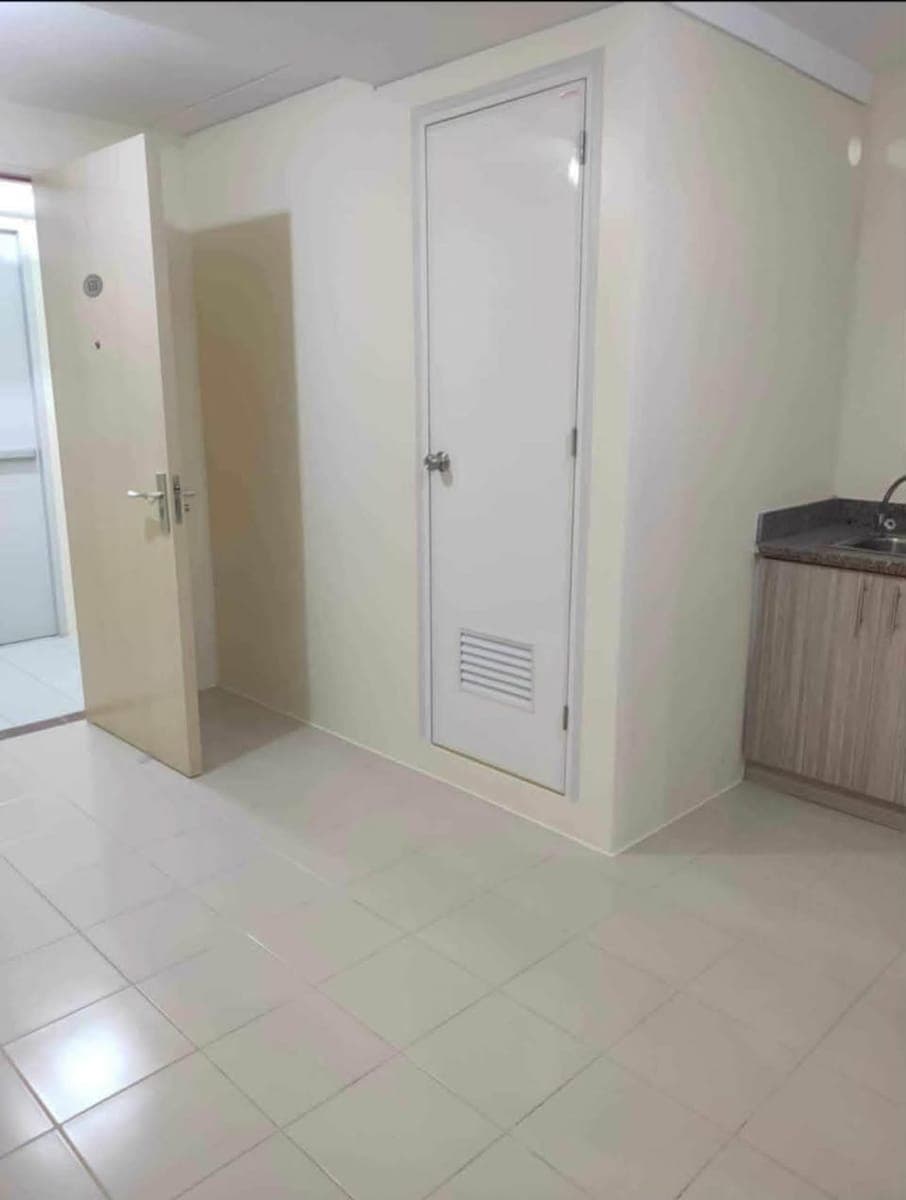 FOR RENT: 2 BEDROOM UNIT BARE UNIT - photo 5
