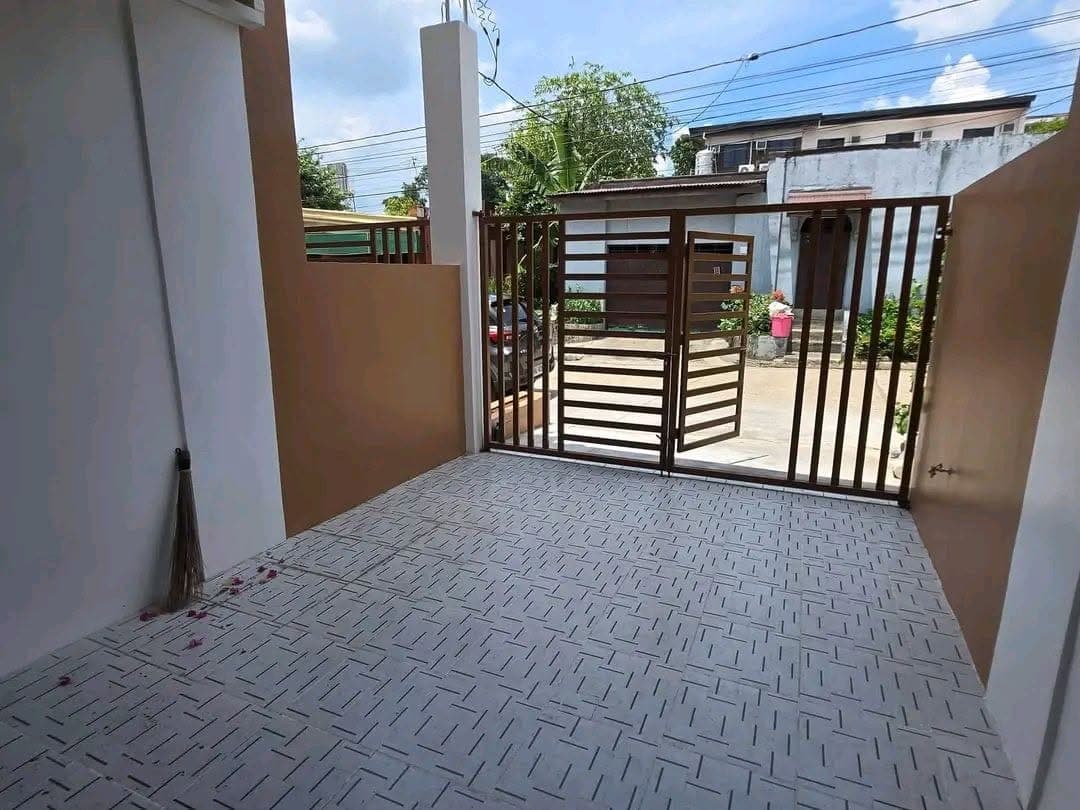 Whole House for Rent - photo 2